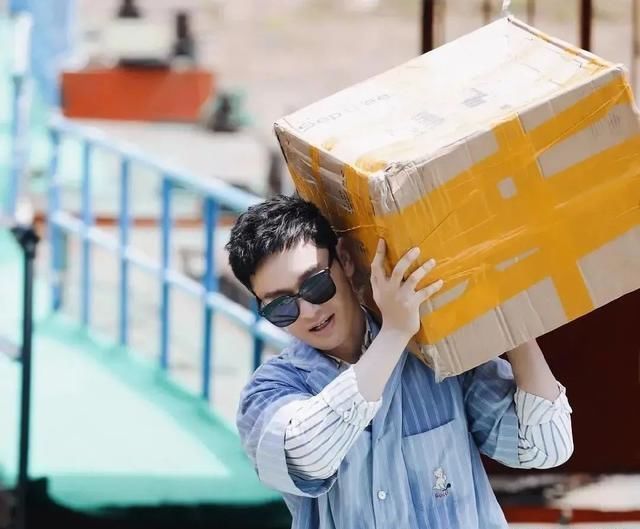  中餐厅|《中餐厅》从“听我的”到“我的错”，黄晓明变了，但赵丽颖哭了