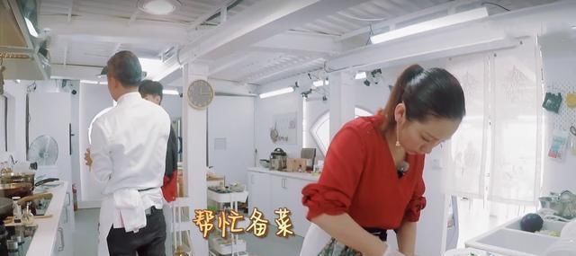 冤不冤|《中餐厅4》赵丽颖被骂冤不冤看看秦海璐的表现,就知道答案了