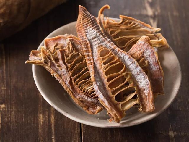 大厨|笋干直接泡发,口感太硬难嚼?学学大厨的方法,笋干鲜嫩脆爽