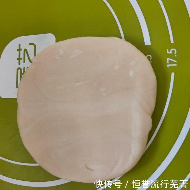 蛋黄|蛋黄酥,自己做的吃着更健康