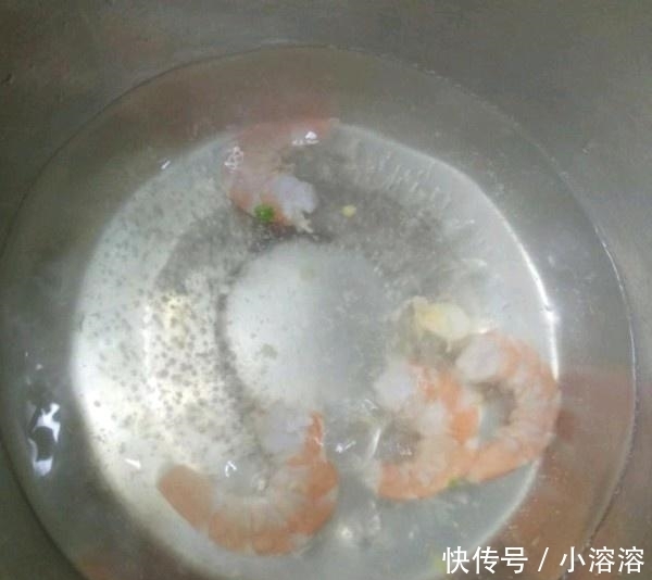 美味|没有烤箱也能在家做披萨,只要一个平底锅你就能搞定,美味又实惠