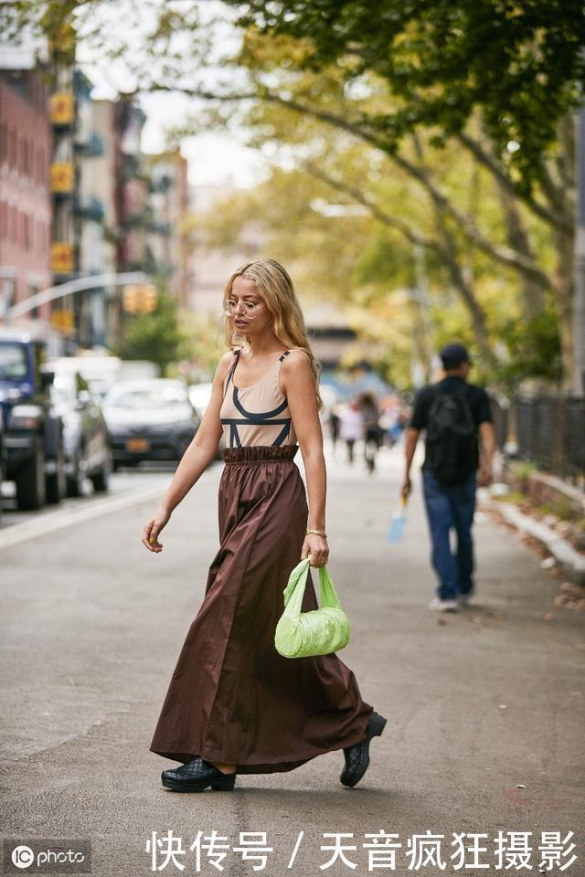  街头|2020春夏巴黎时装周街头风格快照