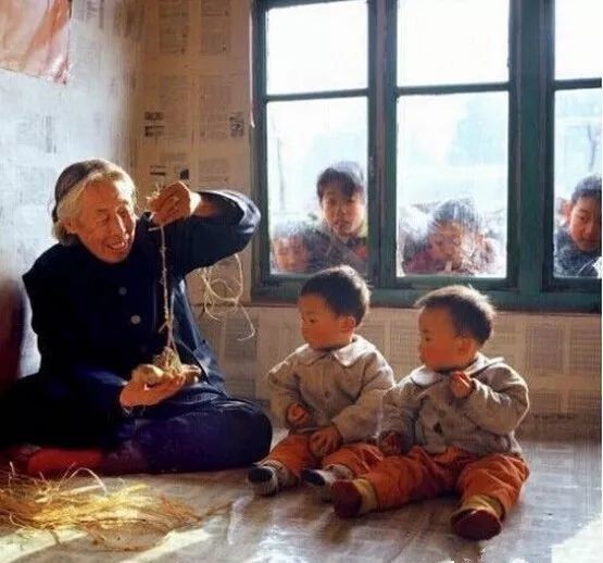 红薯|30年前冬天的老照片,看过的人都哭了,看懂的人都老了……