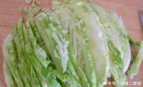  五花肉|方便快捷营养丰富，孩子爱吃也下饭，还要再来一碗！