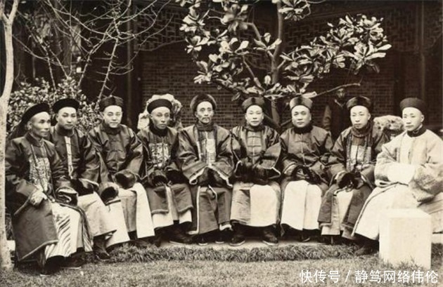 老照片|晚清老照片:图二官员出巡官威十足,图四阅兵的官员也不遑多让