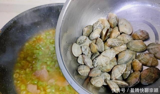  好吃|打卤面怎么做才鲜美？原来是在卤里加了它，汤鲜味美，好吃没够！