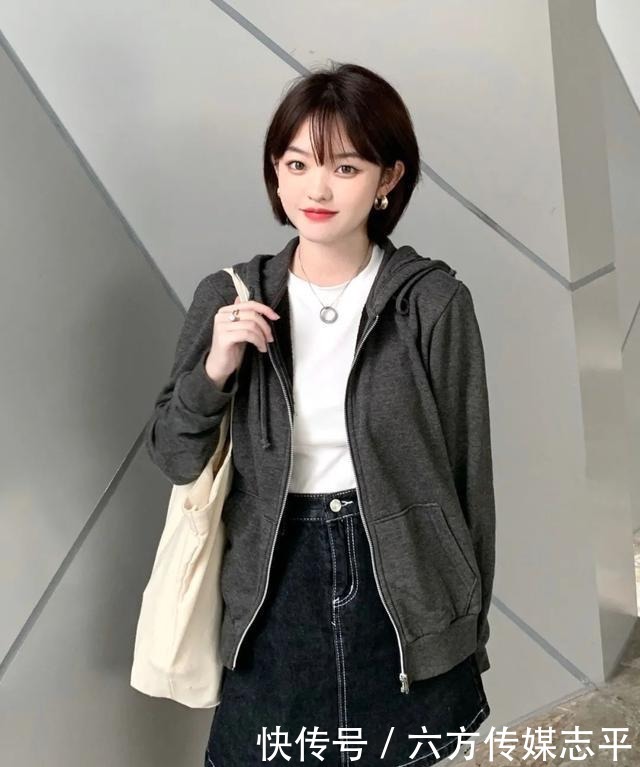跟着|早秋就跟着博主穿卫衣，太洋气了吧！
