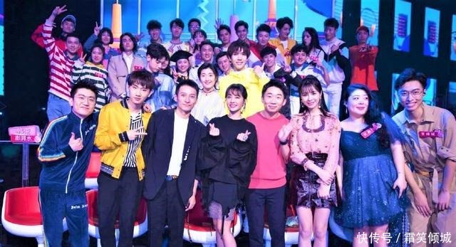  杨磊|韩红念错名字瞬间尴尬！汪涵都圆不回来了！网友看看人家董卿！