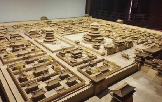 暴君|历史上这位暴君在位仅14年，却留下3大遗产，如今我们仍受其恩惠