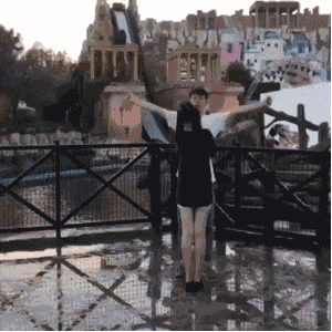 姑娘|搞笑GIF:姑娘,你说的什么?我没听清!