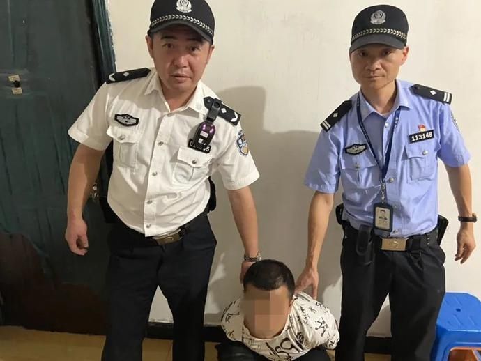 出警|谁敢叫“白衬衣”一起出警二级高级警长默默系上武装带……还把在逃人员抓了回来