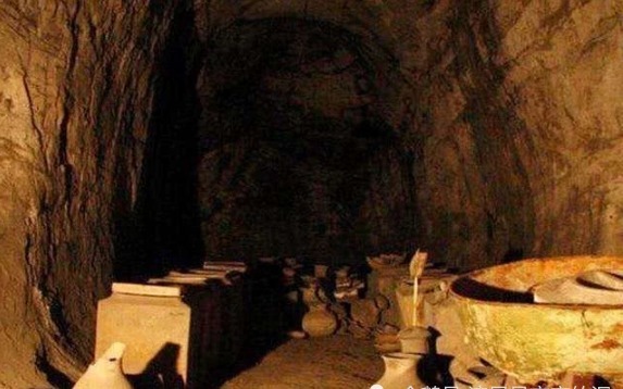 古墓|他盗了200多个古墓，身价5个亿，死前大喊：我知道秦始皇陵的入口