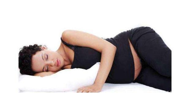 脐带|怀孕妈妈睡觉,肚子里的宝宝也跟着睡吗?看看育儿专家的相关理解