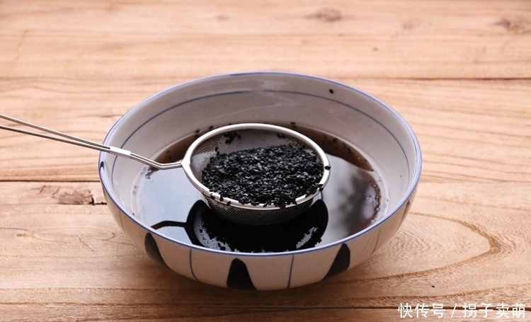 适合|适合秋天吃的一种食材,炒好囤起来,想吃舀一勺,常吃对头发好