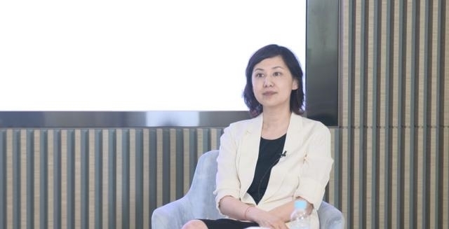 东方卫视主持人王津元,嫁上海富豪郭广昌,