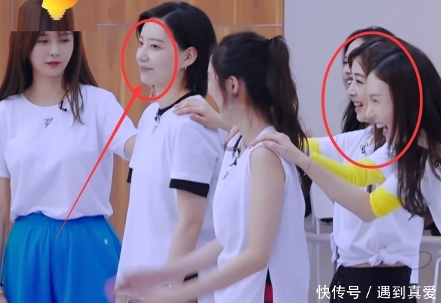  沈梦辰|《乘风破浪的姐姐》沈梦辰和队友互扯头发，张含韵起哄，金晨助威