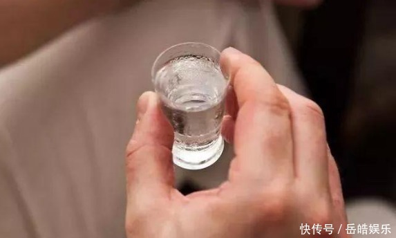 家家|白酒最怕的解药,不是茶水家家都有,酒前吃一口,任喝不醉