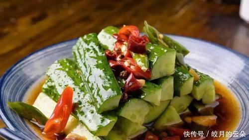  鸡蛋|你们家晚餐都吃啥看看我家的晚餐，三菜一汤，家人都抢着吃