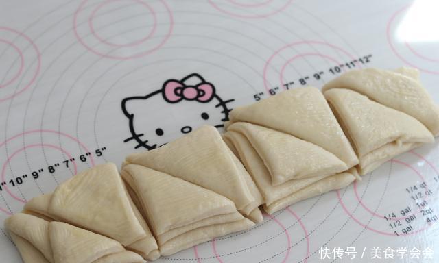 网红|网红美食日式炼乳手撕面包,香甜绵软,直接撕着吃,做法超简单