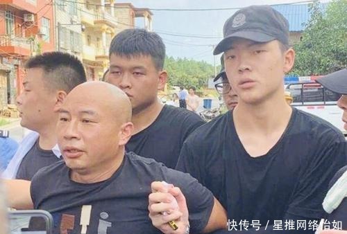 无遗|曾春亮被捕落网!还原他被捕的瞬间,欺软怕硬的嘴脸显露无遗