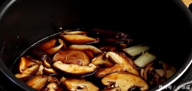 入味|黄焖鸡最简单的家常做法,秘方配料告诉你,鸡肉软烂好吃又入味