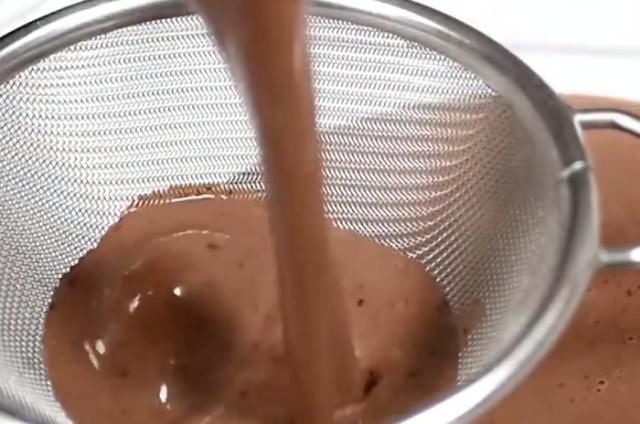 牛奶巧克力|分享一款形似果冻的冰蛋糕,软糯香甜,丝滑爽口,真是太美味了