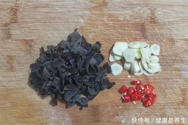 关键|炒鱼香土豆丝,关键在鱼香汁的比例,掌握好做出来和饭店一个味