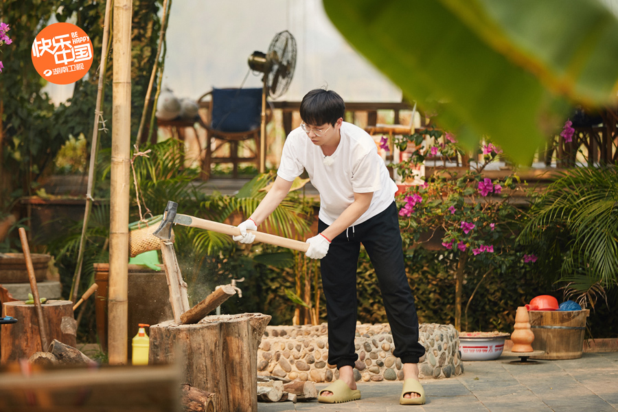  全新|《向往的生活》释出全新单人海报 彭昱畅号召好好锻炼