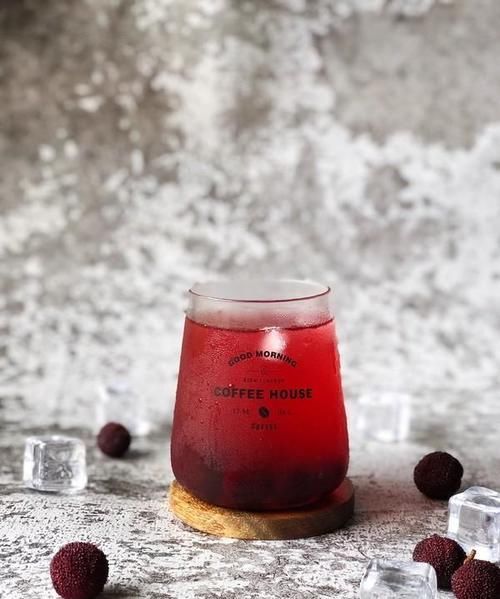 自制|炎炎夏日,教你在家自制冰镇杨梅汁,清爽解暑,几分钟就可以搞定