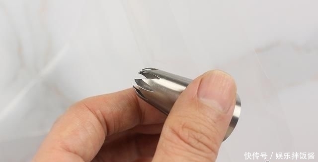 按步|自制甜点香草味泡芙，按步制作比蛋糕简单，零失误操作轻松完成