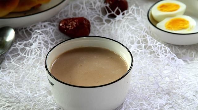 喝一杯|花生和它们是绝配,坚持每天喝一杯,不到2元,补血养颜气色红润