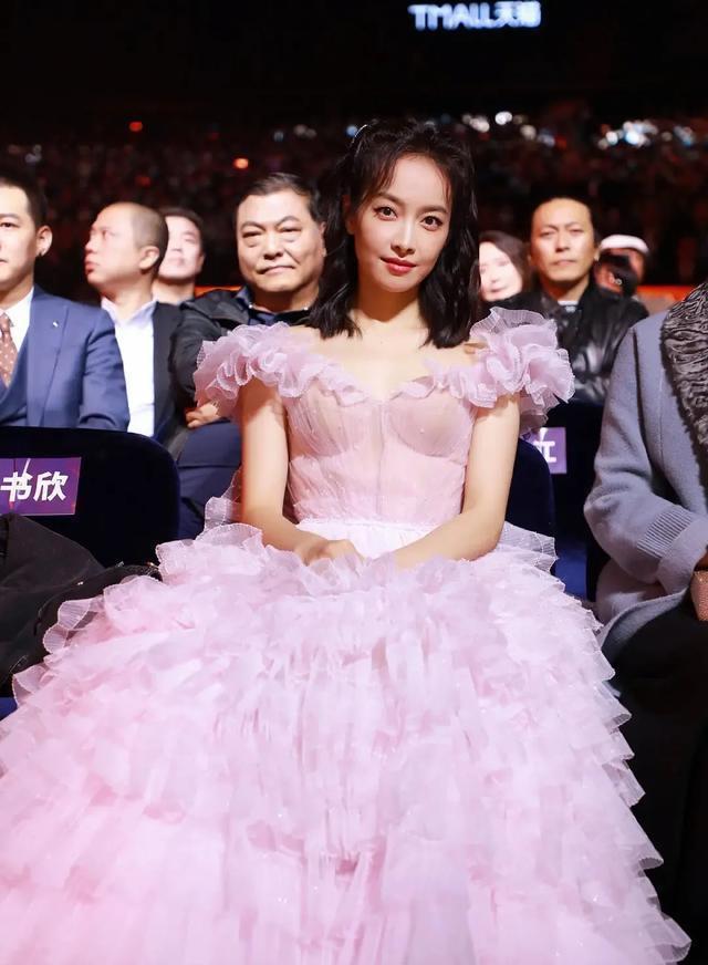 白皙|金鹰奖女星高清同框照:赵丽颖白皙完胜谭松韵,宋茜状态不如陶虹