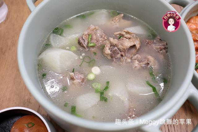 道菜|这位高考生妈妈好赞,一大桌晚餐精心做,第2道菜有滋有味像朵花