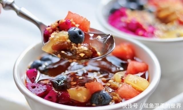  解暑|夏天解暑别再吃雪糕啦，1分钟教你做清新凉爽的水果冰粉