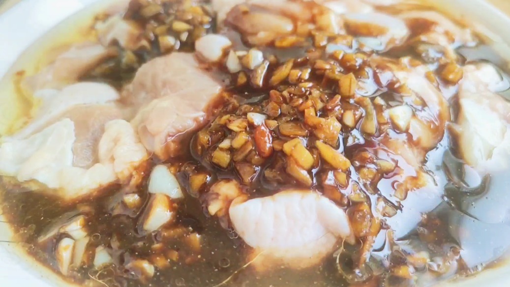  夏天|鸡肉夏天就该这样吃，不炒不炖不油炸，简单一做，楼道都能闻到香
