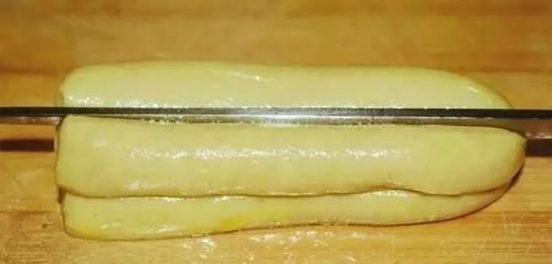 酥脆|炸油条,用酵母是“大错”1斤面加9克它,膨松酥脆,个个空心