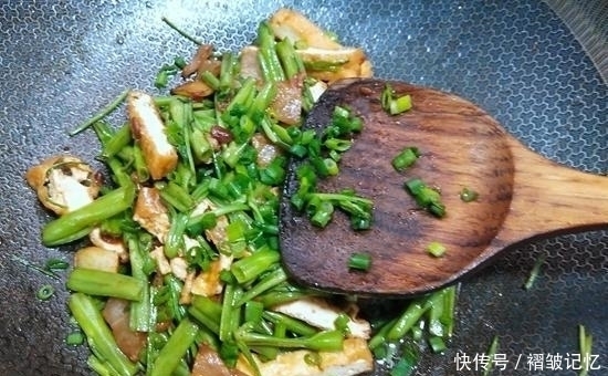 蔬菜|含钙最高的蔬菜不是菠菜,而是“它”夏天常吃,补充钙质营养足