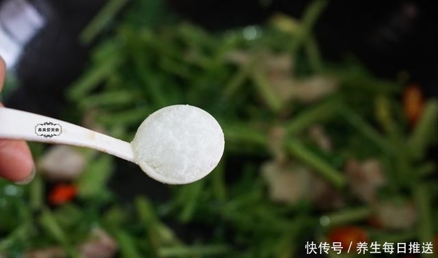  五花肉|这菜5分钟就出锅，简单易做，我家一周炒3次，降压效果好