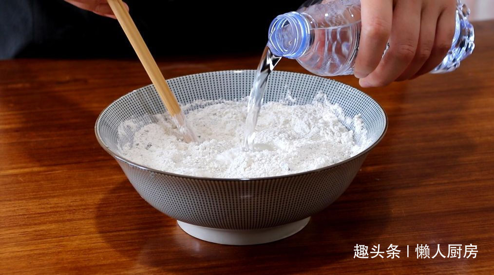  做法|这是刀切馒头的做法，不需要二次醒发，加上黑芝麻，香味更浓