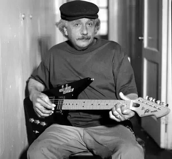 爱因斯坦|杨振宁:受邀和爱因斯坦交流1.5小时,但什么也没学到,很遗憾