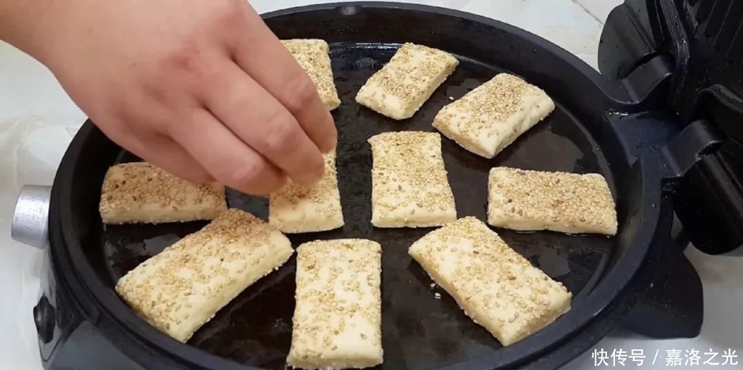 面包|2个鸡蛋,1碗面,不用蒸不用烙,比面包松软香甜,吃过就念念不忘