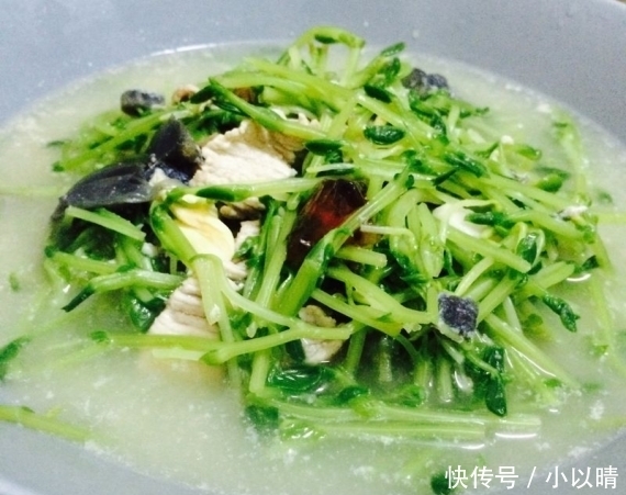 营养|这素菜，我家一周吃3次，营养比牛肉还高，晒黑的皮肤也白了