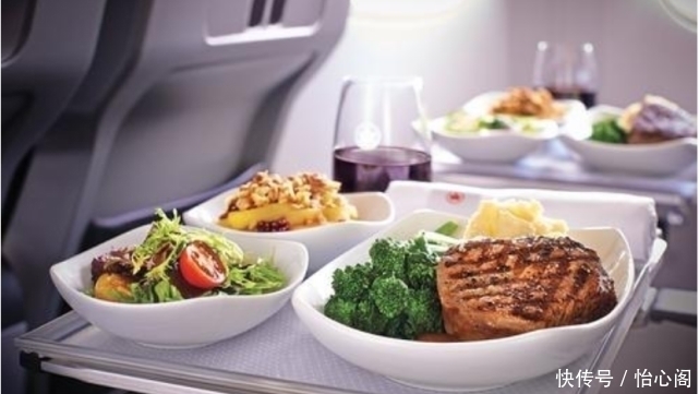 韩国|中国飞机餐VS国外飞机餐,看完印度的我,直接把手里餐“扔了”
