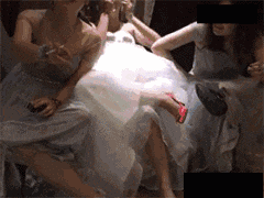  吃饭|搞笑GIF：你们怎么回事，中午没吃饭啊！可是一群女生！