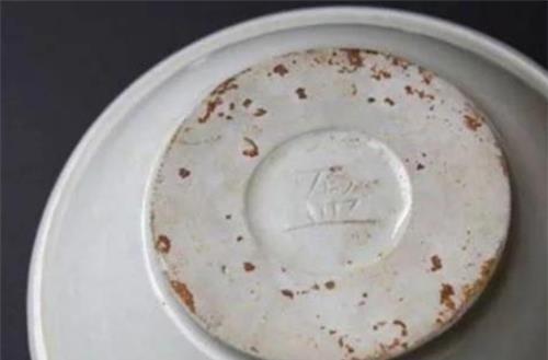 装糊涂|马未都:在地摊发现一瓷碗,上面印着“盈”,内心激动但得装糊涂