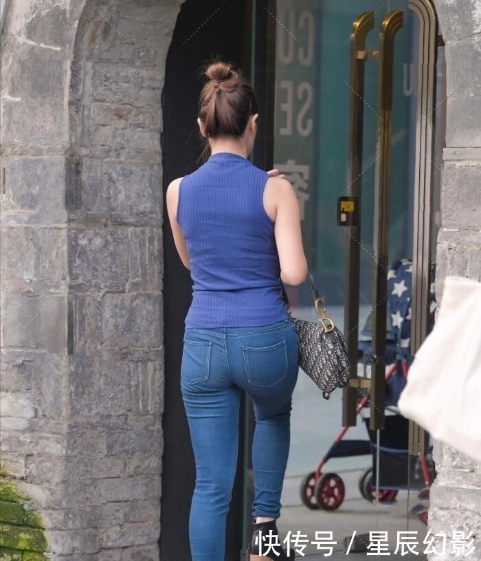  丽人|无肩高领上衣，打造都市丽人时尚风