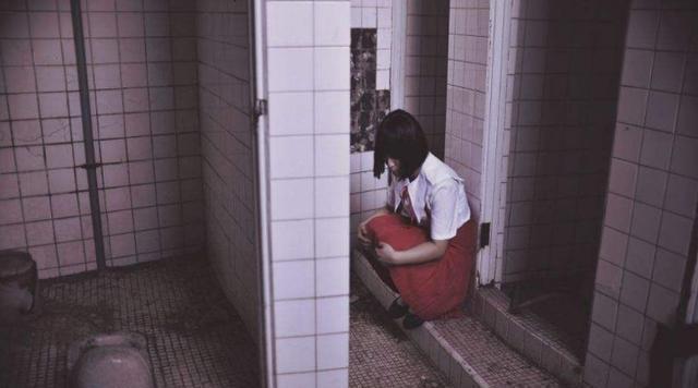  日本|日本女教师蹲厕发现男尸，警察结案：偷窥未遂而死