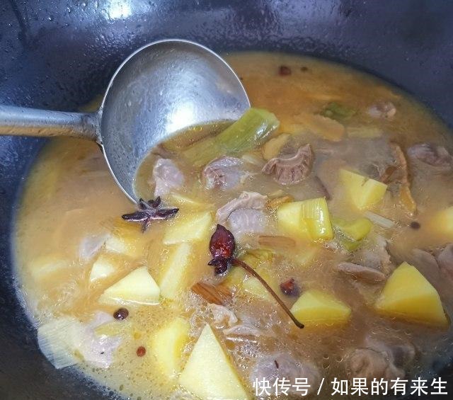 土豆|鸡胗炖土豆,太下饭了,好吃到汤都不剩