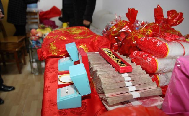 女婿|老丈人不要彩礼,要女婿答应自己这3个要求,果然姜还是老的辣