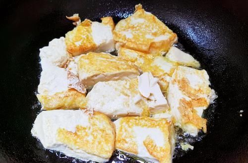 丝瓜|宁可不吃肉,女儿也要常吃它,直呼太鲜了,就着米饭连吃两大碗